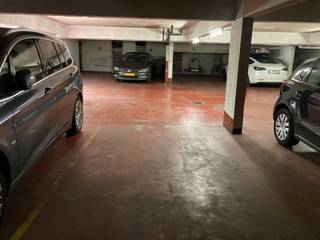 <p><span>Indoor Parking place in an apartment building, well located near the EU-offices. Immediately available and for Min. 1 year rent.</span></p>