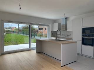 Totaal gerenoveerde woning (2025) met EPC label B (109 kWh/m²j), zonnepanelen, 3 slaapkamers, 2 badkamers en stadstuin – ideaal gelegen nabij...