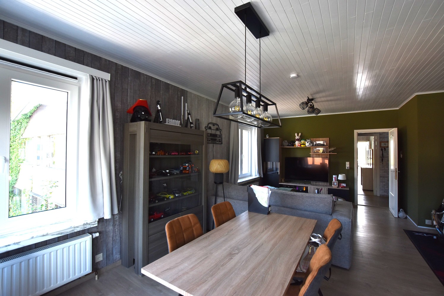 Gerenoveerd twee slaapkamer appartement met garage - foto 5