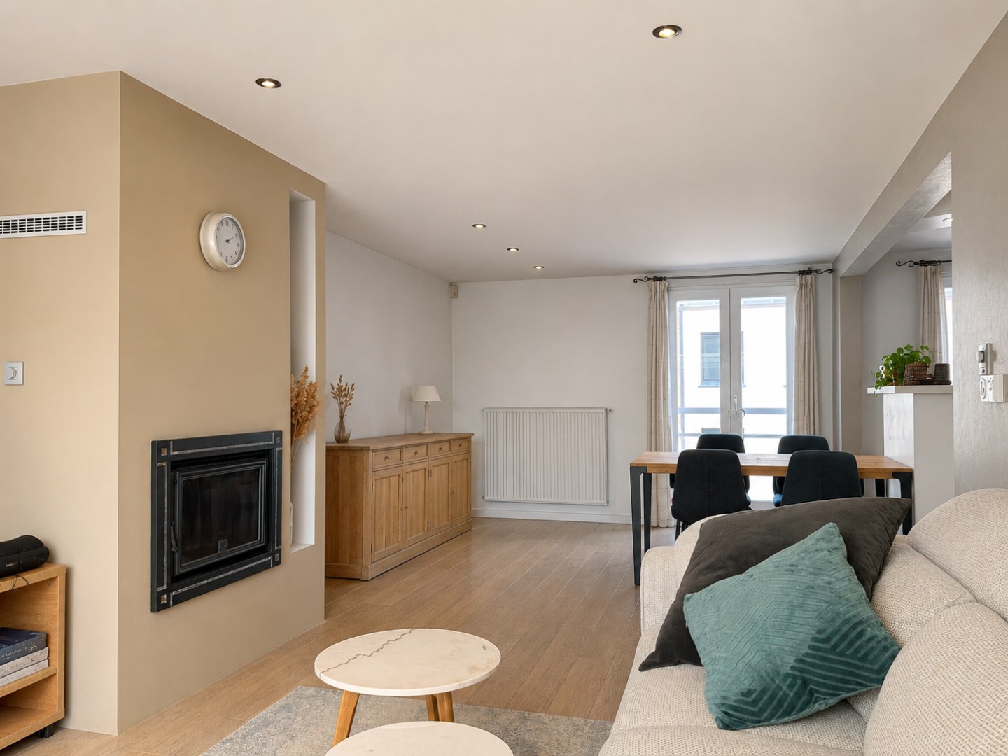 Spacious family home with sunny outdoor spaces in the village center of Westkapelle. - photo 2