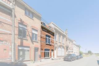 Zeebrugge: woning met 3 slaapkamers en enorm veel potentieel te koop in Zeebrugge.Ontdek deze verder af te werken woning, gelegen op een rustige en...