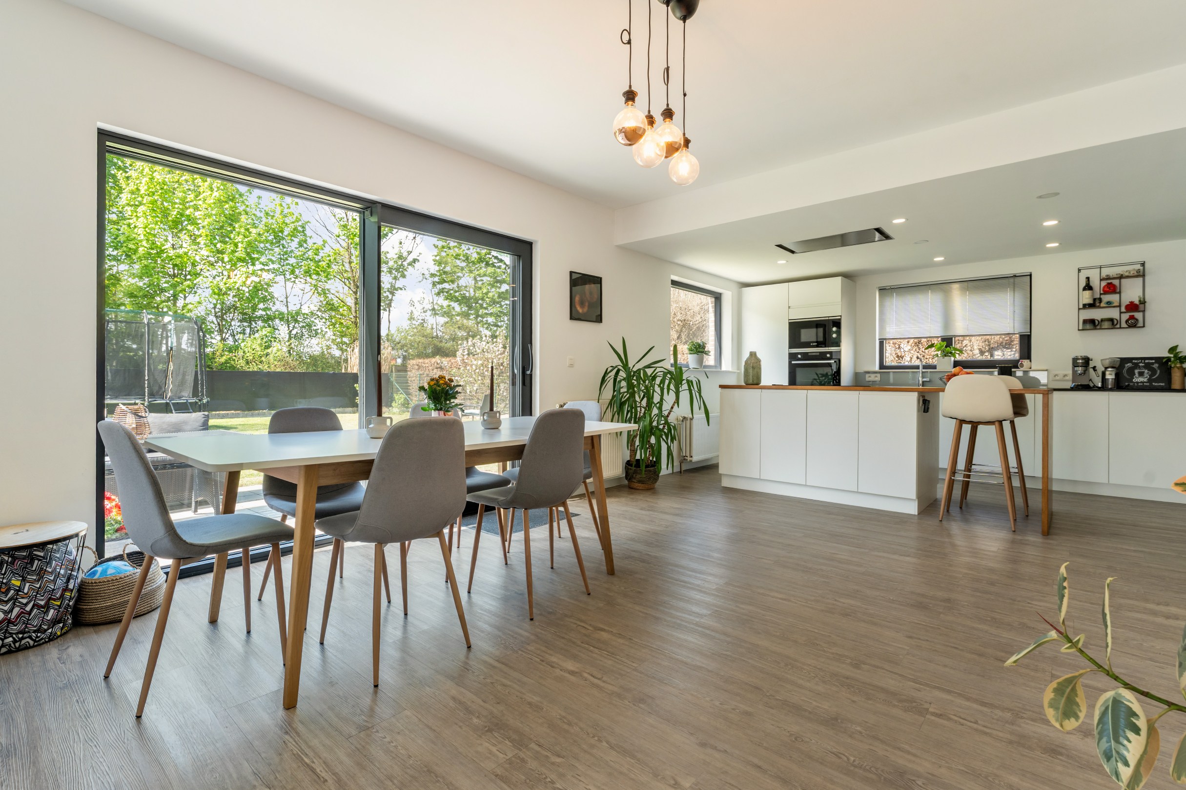 Energiezuinige gerenoveerde woning met 4 slaapkamers op een perceel van 543m² - foto 4