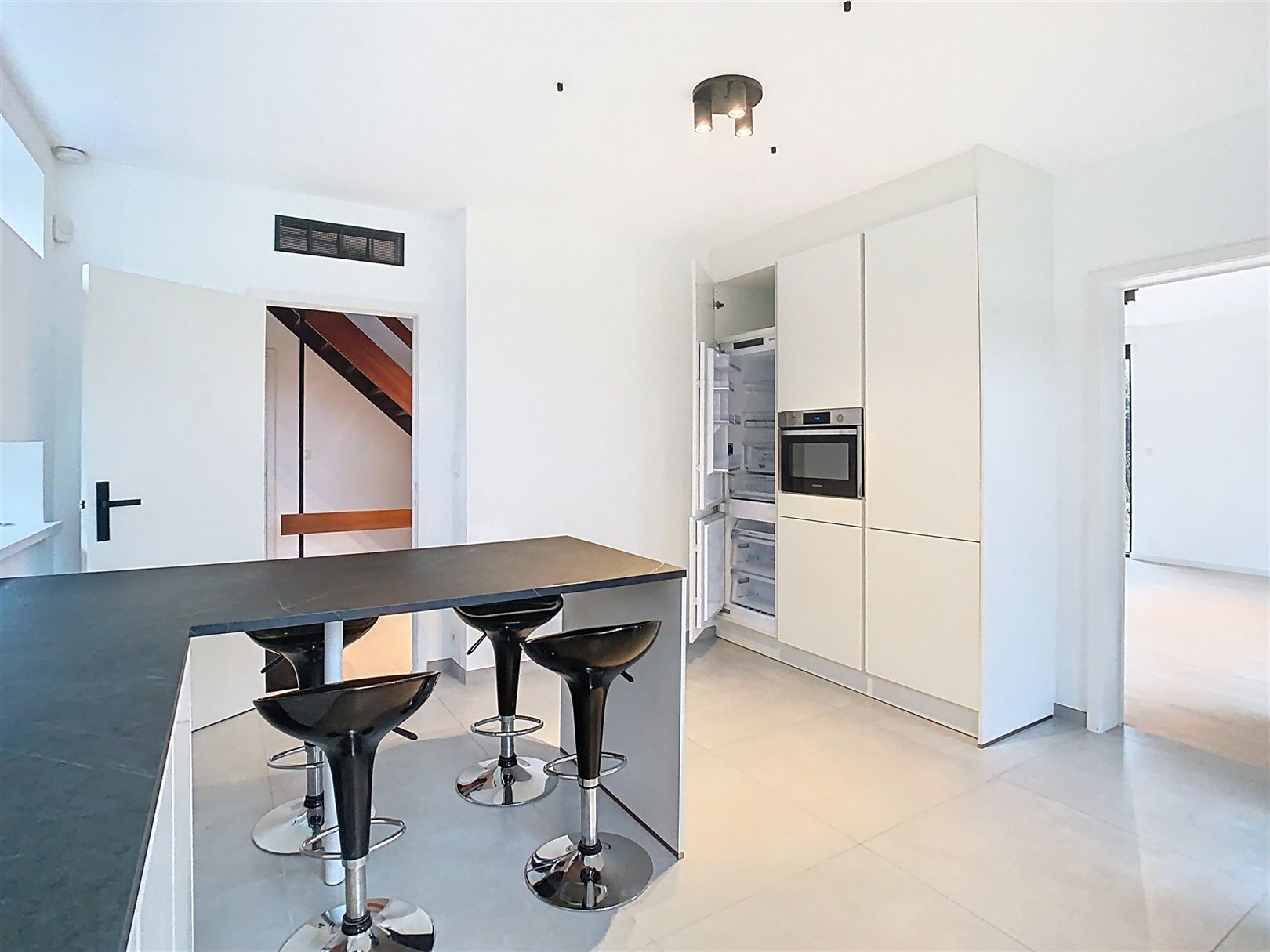 Villa in residentiële wijk met 4 slpks! - foto 3