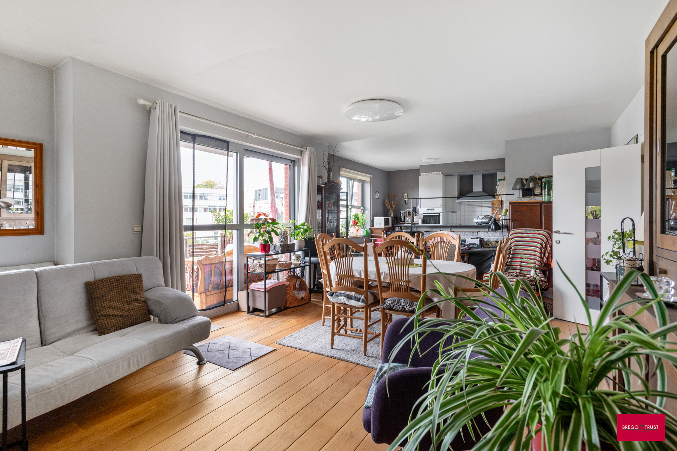 Ruim instapklaar appartement met 2 slpk - foto 2