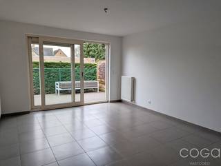 Dit gelijkvloerse appartement is gelegen in het centrum van Sint-Job op wandelafstand van winkels, openbaar vervoer en scholen. Op- en...