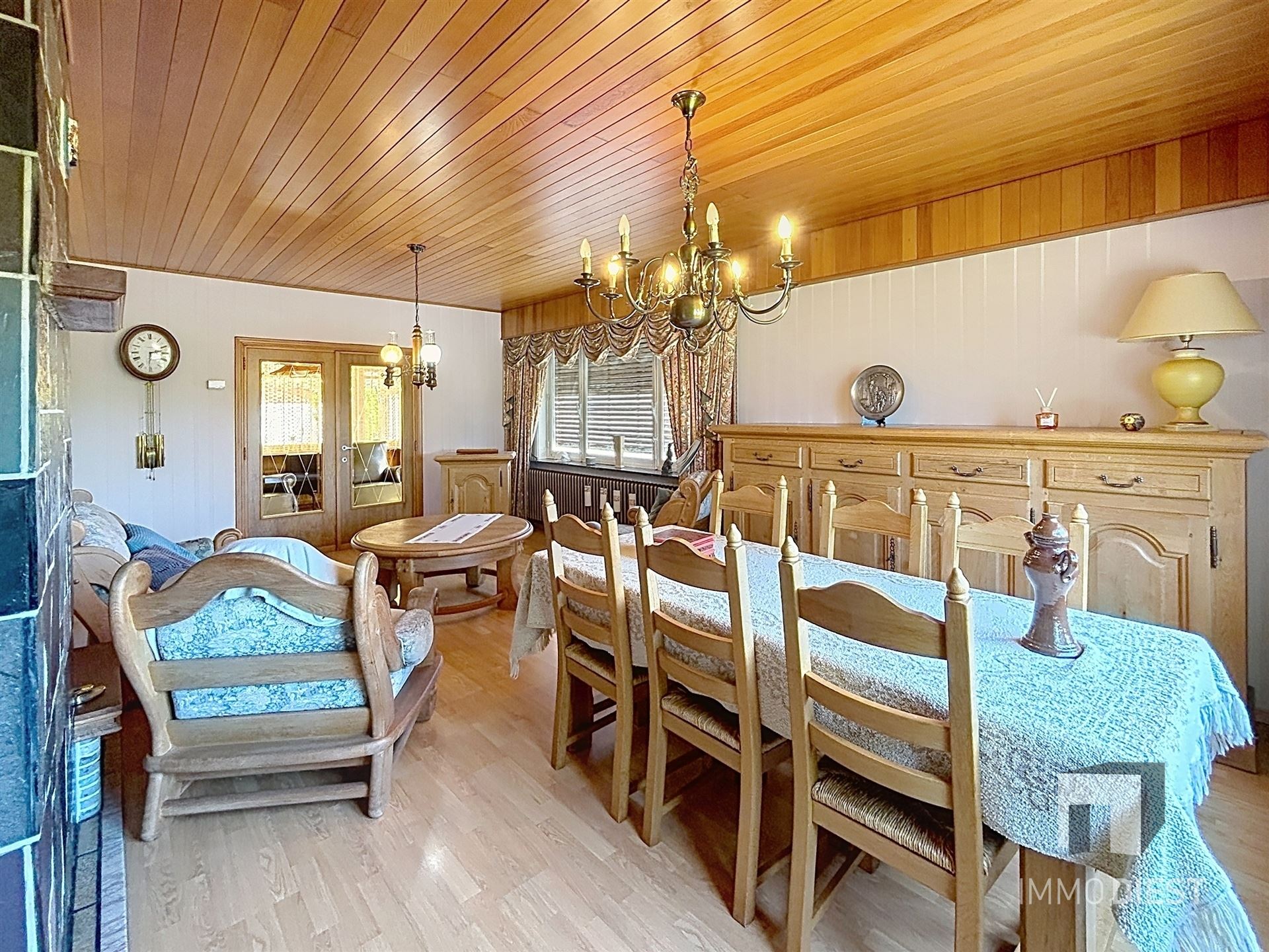 ZATERDAG 13.06 KIJKMOMENT VAN 13.00U TOT 15.00U. Charme troef in deze te renoveren woning op een ruim perceel te Vorst! - foto 4