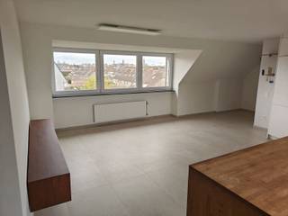 Dakappartement – volledig gerenoveerd – 2 slpks – terras – autostaanplaatsIn Sint-Andries bevindt zich dit instapklare, recent gerenoveerde...