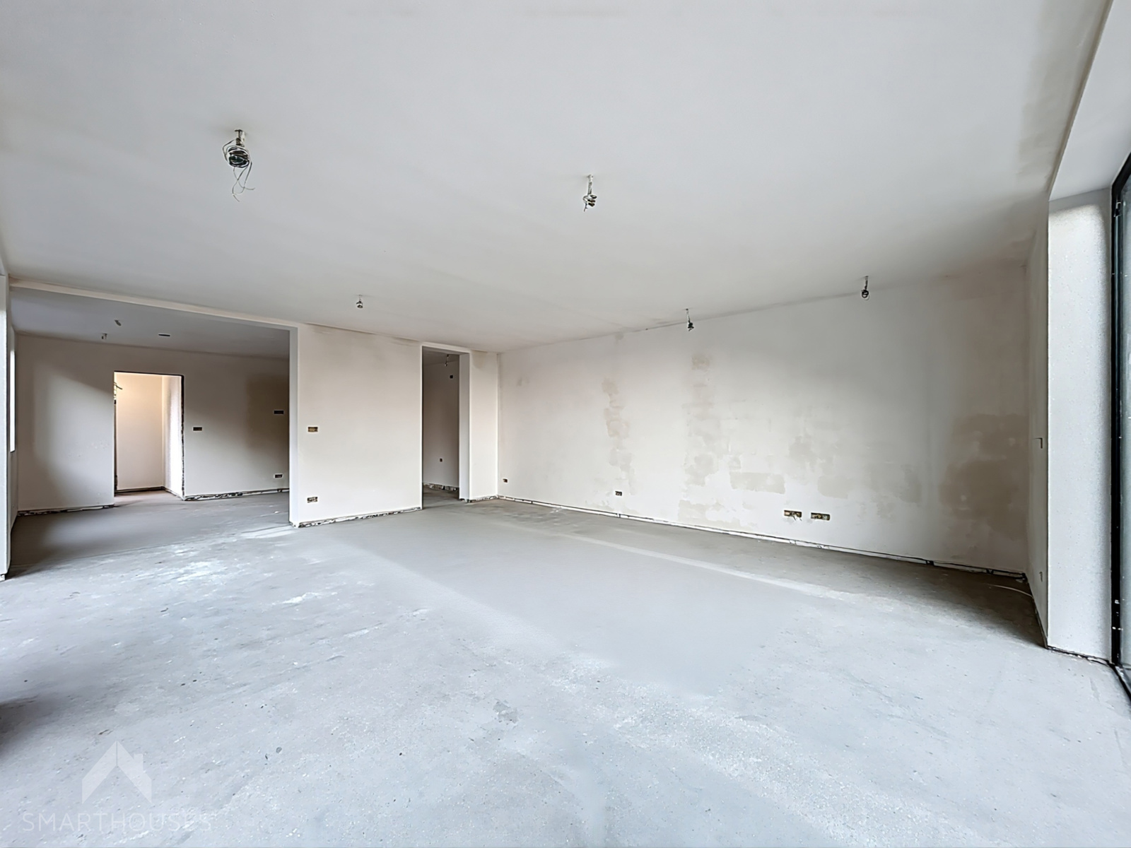 Gerenoveerde alleenstaande woning met 3 slpks en garage - foto 5
