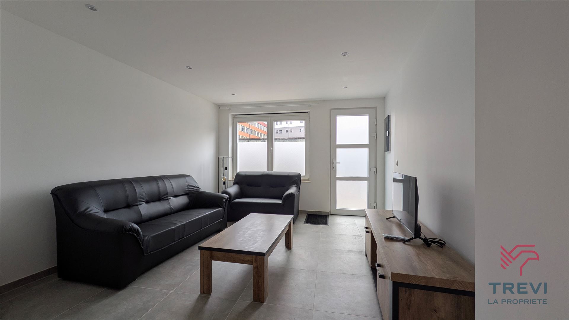 House for rent in Charleroi with 3 bedrooms - photo 2