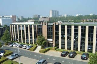 Business Park located in a green environment in the South West of Brussels. Locked park with security system. Restaurant on site. Excellent...