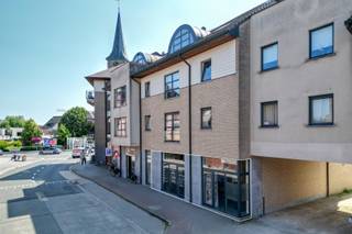 Dit instapklare handelspand gelegen in de Kerkstraat in Merelbeke beschikt over een oppervlakte van 106,80 m² en leent zich perfect voor...