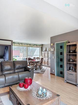 Ref8754693: Verrassend ruim (175m²!),net appartement met lift, aparte garage, extra berging,2 badkamers, terras en 3 grote slaapkamers...