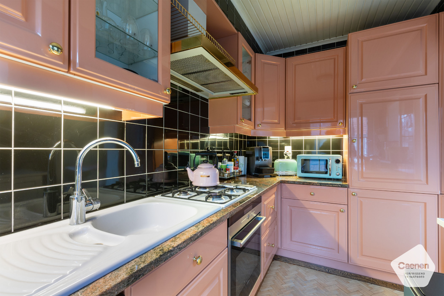 Lichtrijke en instapklare woning in het centrum van Brugge met PRAKTISCHE GARAGE & STADSTUIN en 2 SLAAPKAMERS - foto 3