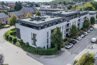 We Invest Liège a le plaisir de vous présenter à la vente ce magnifique penthouse.Situé au dernier étage d'un immeuble moderne (construction de...