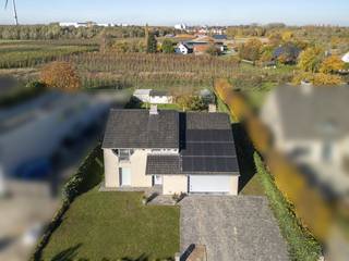 Venez découvrir cette propriété lors de la pré-vente le samedi 29/11 entre 9h et 10h30, sur rendez-vous uniquement. Spacieuse maison familiale prête...