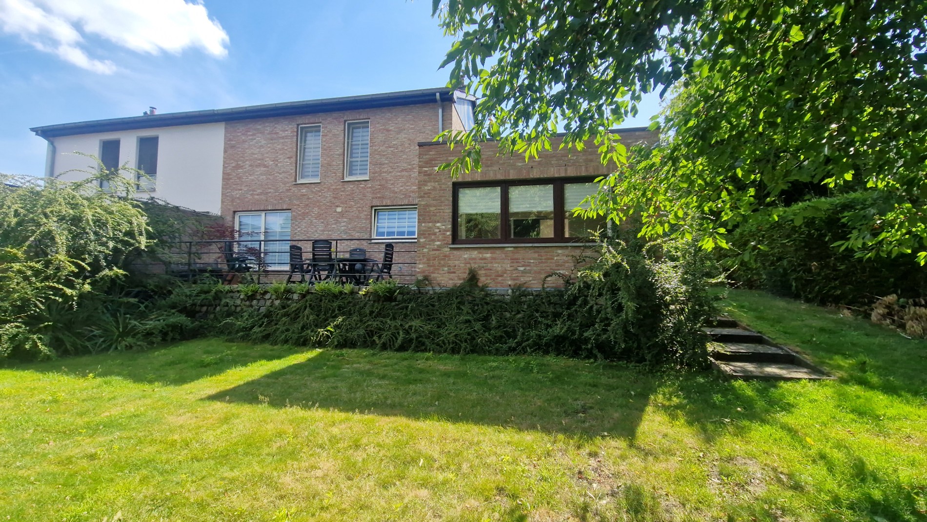 Maison 3-façade prête à emménager avec beaucoup d'intimité dans un endroit calme! - photo 2