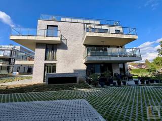 Dit ruime appartement (99 m²) maakt deel uit van Residentie Broeke Park en bevindt zich op de eerste verdieping (lift aanwezig). De ligging biedt...