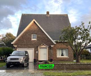 Wenst u een ruime villa waar men zich kan wanen in alle rust en meer dan voldoende ruimte? Dan kan deze parel waarschijnlijk aan uw wensen...