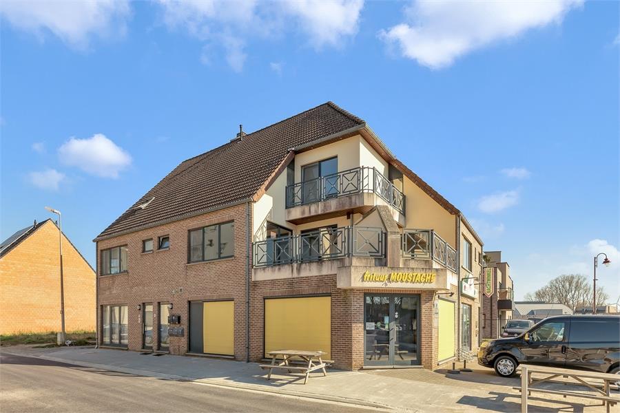 Opbrengsteigendom met 4 verhuurde appartementen en bouwgrond - foto 2