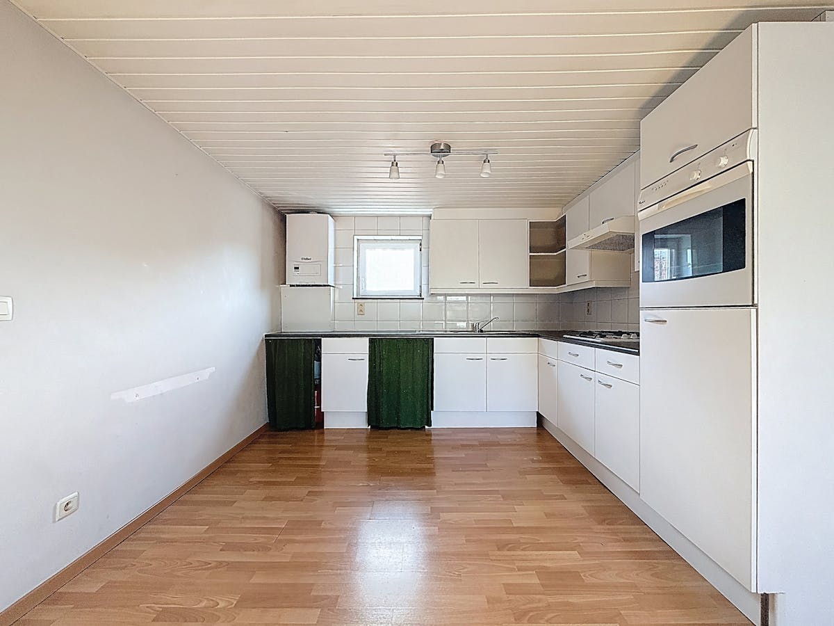 Spacious studio near the station for rent in Antwerp - photo 4