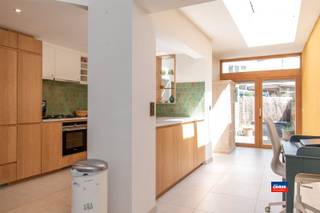 HOBOKEN | CHARMANTE, GERENOVEERDE GEZINSWONING MET DRIE SLAAPKAMERS EN STADSTUIN | EPC B |Deze gezellige en energiezuinige woning werd in 2020...
