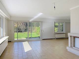 Layout: glvl: entrance (7m²) with separate toilet - living room (39m²) - kitchen (8m²) with induction cooker, oven, dishwasher, sink and plenty...