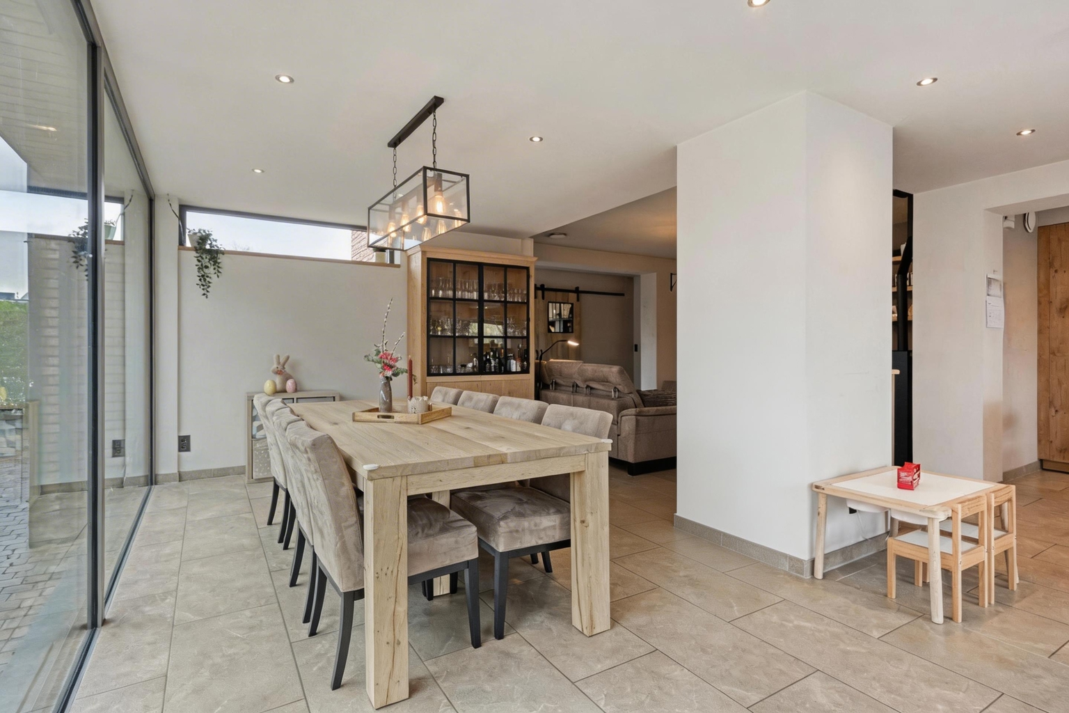 INSTAPKLARE WONING MET BIJGEBOUW EN RUIME GARAGE/LOODS - foto 4