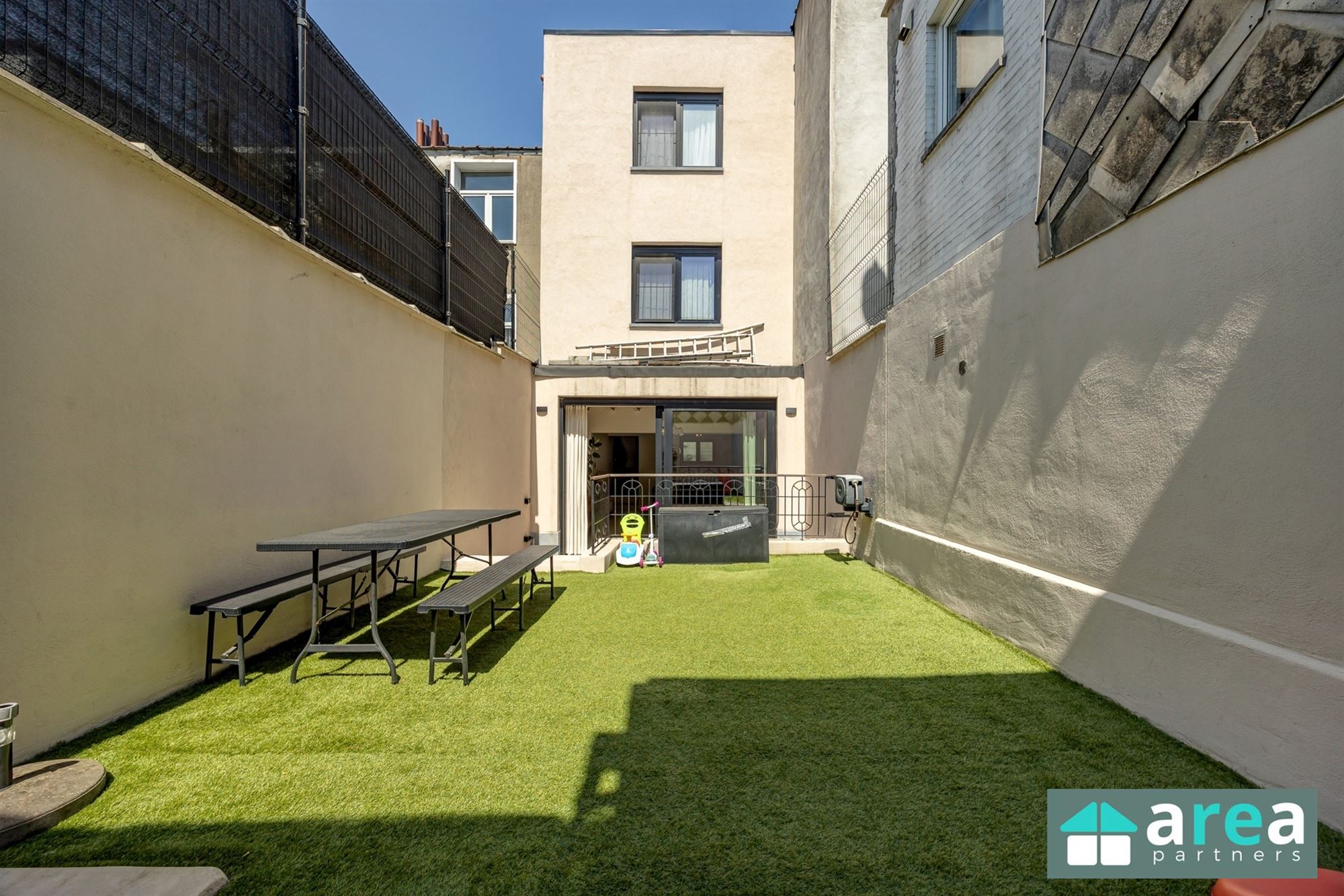 Gerenoveerde energiezuinige woning met 4 slpk en tuin! - foto 2