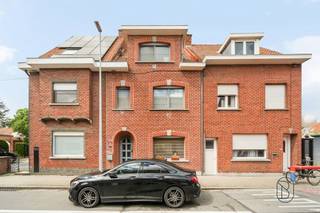 Rustig wonen in het hart van Kuurne? Deze charmante en instapklare gezinswoning combineert ruimte, licht en comfort met een uitstekende...