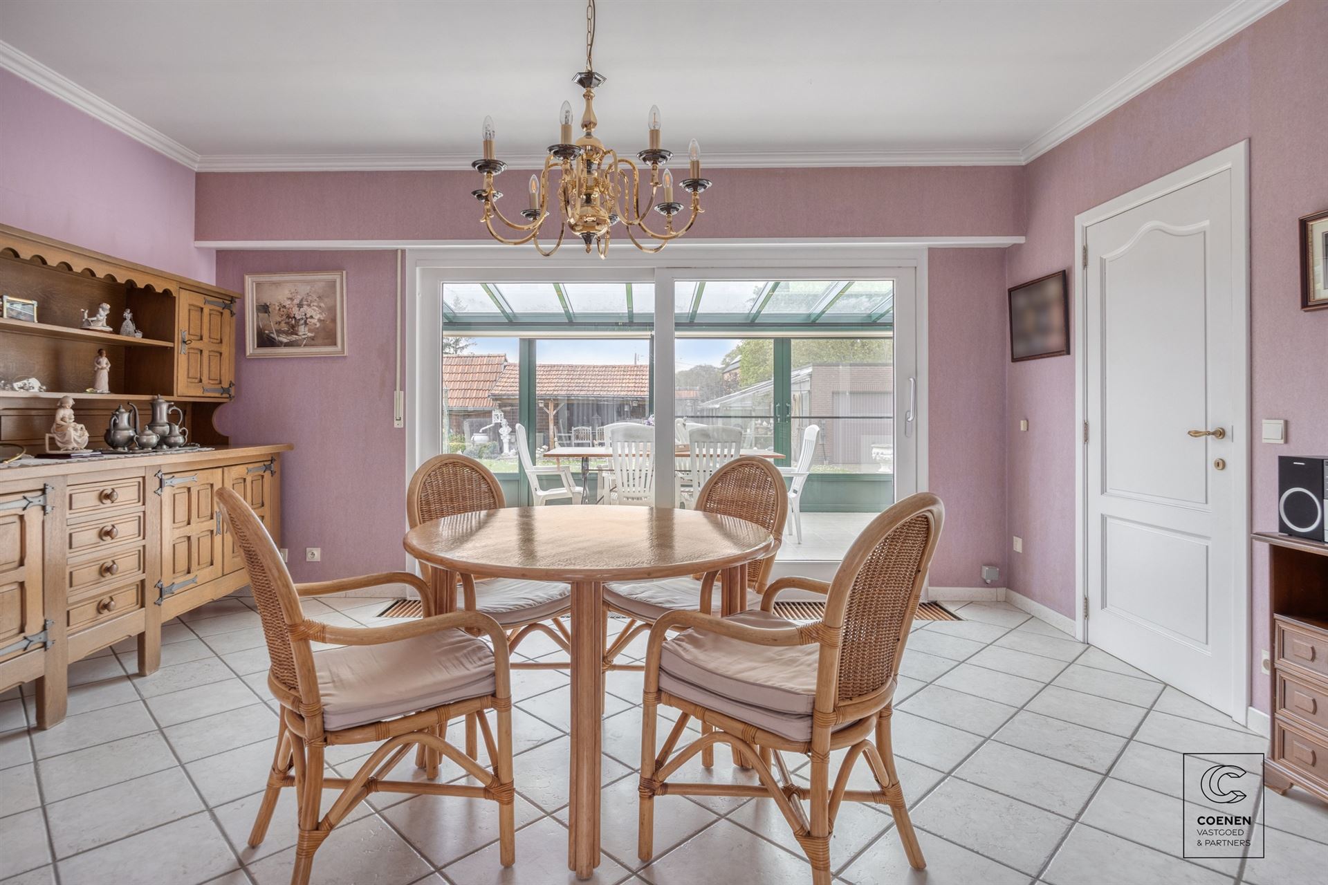 Charmante maison familiale avec jardin d'hiver, 3 chambres et 3 garages ! - photo 4
