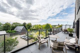 Dit instapklare appartement (2021) bevindt zich in de Stationsstraat 101 te Waregem, op wandelafstand van het station en het centrum. De...