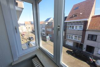 This extremely spacious apartment of 178 m² is located in a small-scale residence in Ostend.The building is located within walking distance of public...