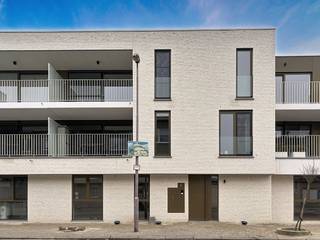 The beautiful new-build apartment that we offer for rent is located on the Meidoornlaan in Stabroek near shops, Picolo square, schools,...