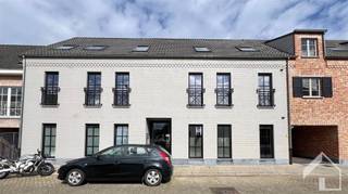 Prachtige studio op de 2de verdieping te koop in een zéér verzorgd gebouw met lift, centraal gelegen op een rustige plek. Deze energiezuinige...