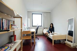 “405 KAMERS MET DOUCHE EN TOILET – 56 STUDIO’SDeze studentenkamer is gelegen in een residentiële omgeving aan de Vaartkom in Leuven. Het...