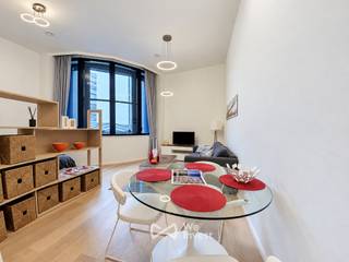 Tel: 0456 89 12 70 / Email: noah.c@weinvest.be<br /><br />We Invest is pleased to exclusively offer this modern studio located at 48 Rue du Fossé aux Loups, right in the heart of Brussels.<br /><br />Ideally located in the city centre, this studio benefits from an exceptional location, close to shops, restaurants, public transport and all the amenities of the city centre.<br /><br />The studio stands out for its high ceilings, giving the entire space a particularly pleasant and spacious feel.<br /><br />The studio comprises a bright and modern living area, a fully equipped kitchen, a shower room and various storage spaces.<br /><br />This property offers a turnkey solution: fully furnished and available immediately, with a private storage cellar and bicycle storage included.<br /><br />Rent: €1,140/month<br /><br />Charges: €170/month, including common charges, heating and hot water.<br /><br />EPC: B<br /><br />Available immediately! Minimum lease term: 1 year and 6 months.<br /><br />Contact us to arrange a viewing! For more exclusive properties, visit www.weinvest.be.
