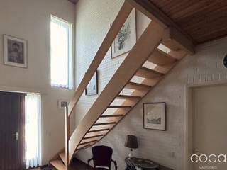 Ruime villa op 2.363m² langsheen de mooie Catharinadreef, een groene residentiële locatie! De woning werd opgetrokken in 1980 waarbij toen...