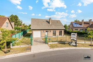 VISIT MOMENT (ON APPROVAL): SATURDAY 06/09 2pm-4pmAre you looking for a home with space, light and future potential? This open development, located...