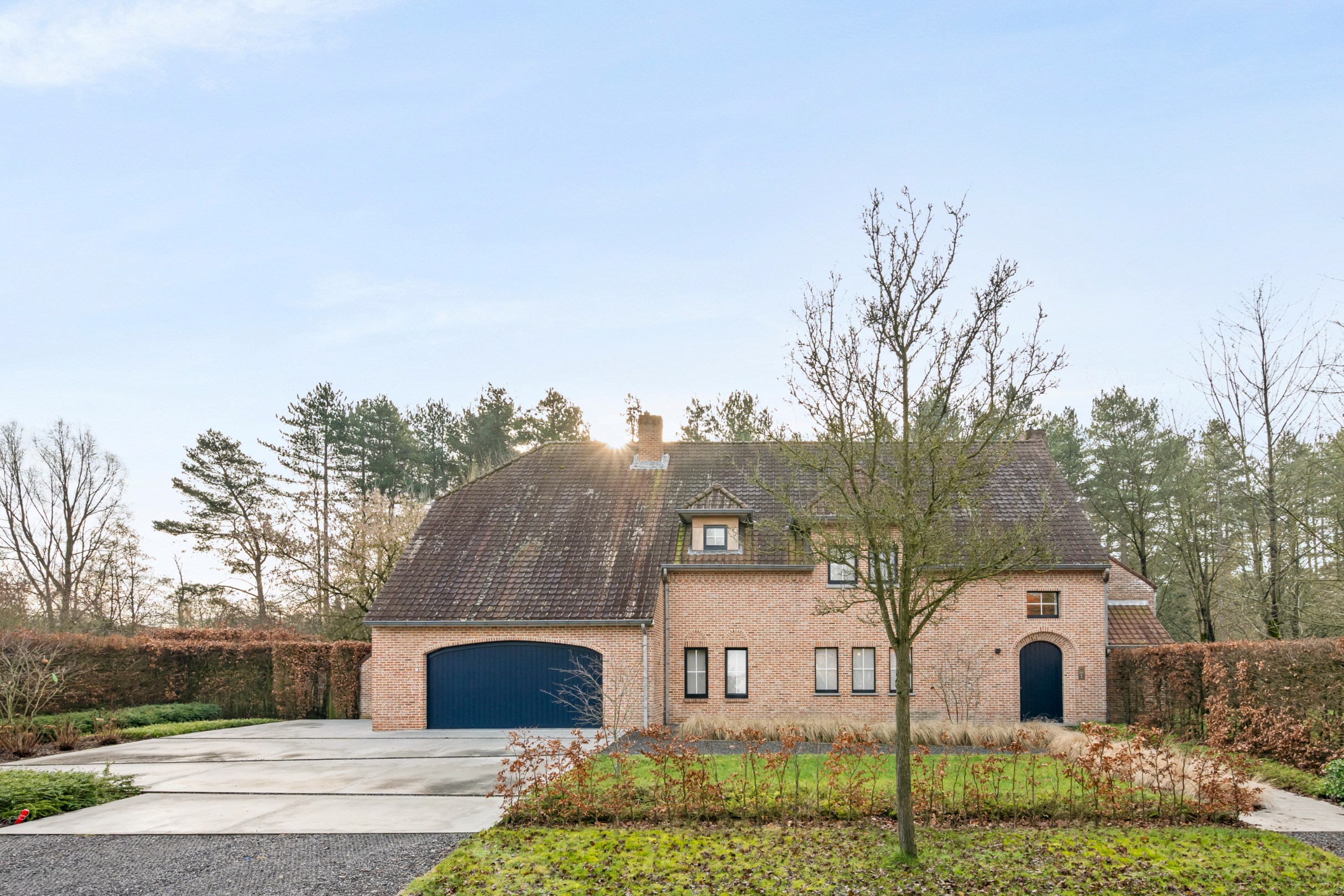 Tijdloze villa met groen uitzicht op +/- 2.750 m² te Lichtaart! - foto 2