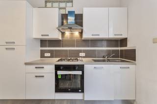 Gezellige woning met een bewoonbare oppervlakte van ca. 130m² + 22m² overdekte berging/opslag met toegang tot het gezellig tuintje.Indeling van...