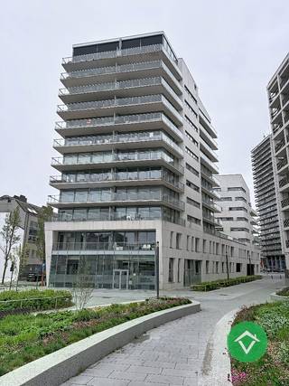 Dit gemeubeld appartement bestaat uit: living - keuken - ruim terras - nachthal - berging/wasplaats - toilet - badkamer - 2 slaapkamers. <br /><br />Huurprijs 1075 €/mnd (exclusief 50 €/mnd syndickosten)<br />Onmiddellijk beschikbaar.<br />EPC-Label B.