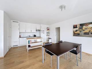 Doe een virtueel bezoek via www.living-stone.be en plan je afspraak.Gemeubeld appartement van ±100 m² met 2 slaapkamers en groot terras in hartje...