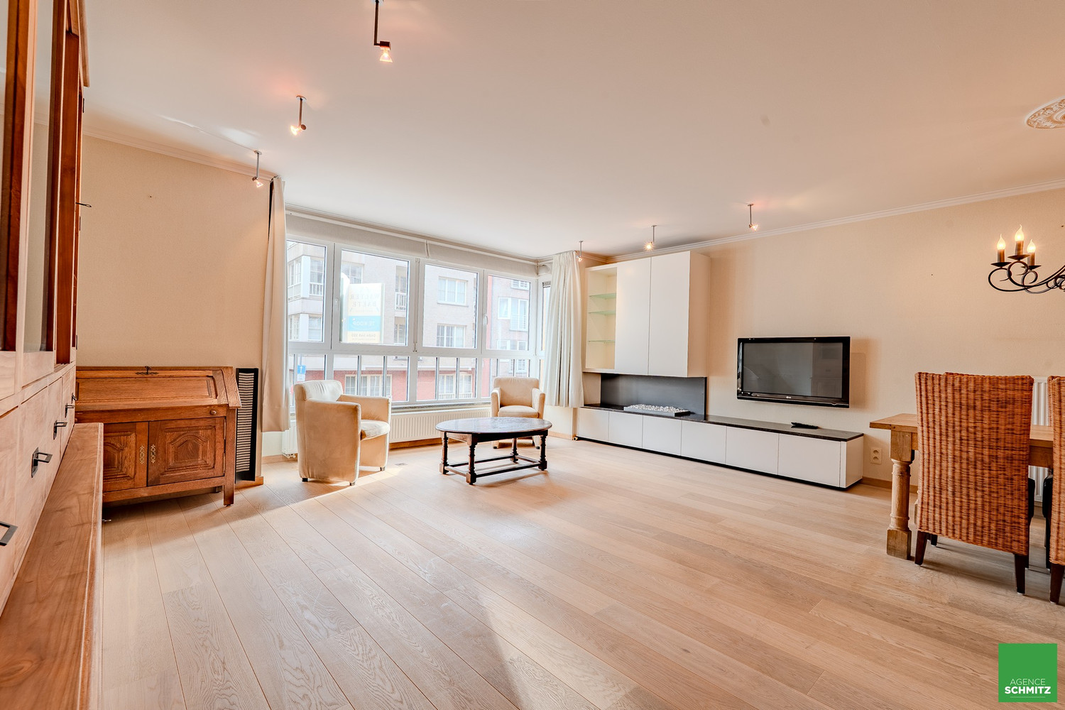 Splendide appartement de 100 m² avec deux chambres et une grande terrasse ensoleillée à l’arrière. Possibilité d'un garage dans la résidence. - photo 1