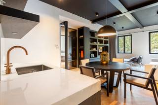 Luxueus appartement op de derde verdieping van de recente realisatie “The Banker” aan de Belgiëlei. Dit voormalige bankgebouw in...