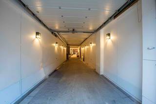 Bent u op zoek naar een bijzondere eigendom met tal van mogelijkheden? Dan is dit atelier en instapklaar appartement beslist een bezoek waard !Op het...