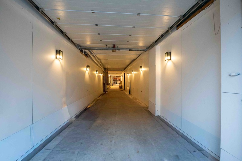 Atelier met gerenoveerd appartement - photo 3