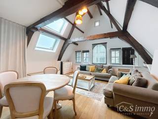 Appartement unique et authentique à louer au troisième étage, situé dans la célèbre rue Kammenstraat. Entrez dans ce charmant appartement doté de...