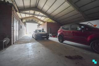 Deze opslagruimte van ca. 400 m² met automatische sectionaalpoort is vlot bereikbaar gelegen nabij de Brugseweg in Langemark-Poelkapelle...