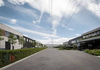 Espace de stockage d’une superficie totale de 1.933 m² avec une mezzanine de 294 m², situé le long de la célèbre Woluwelaan à...