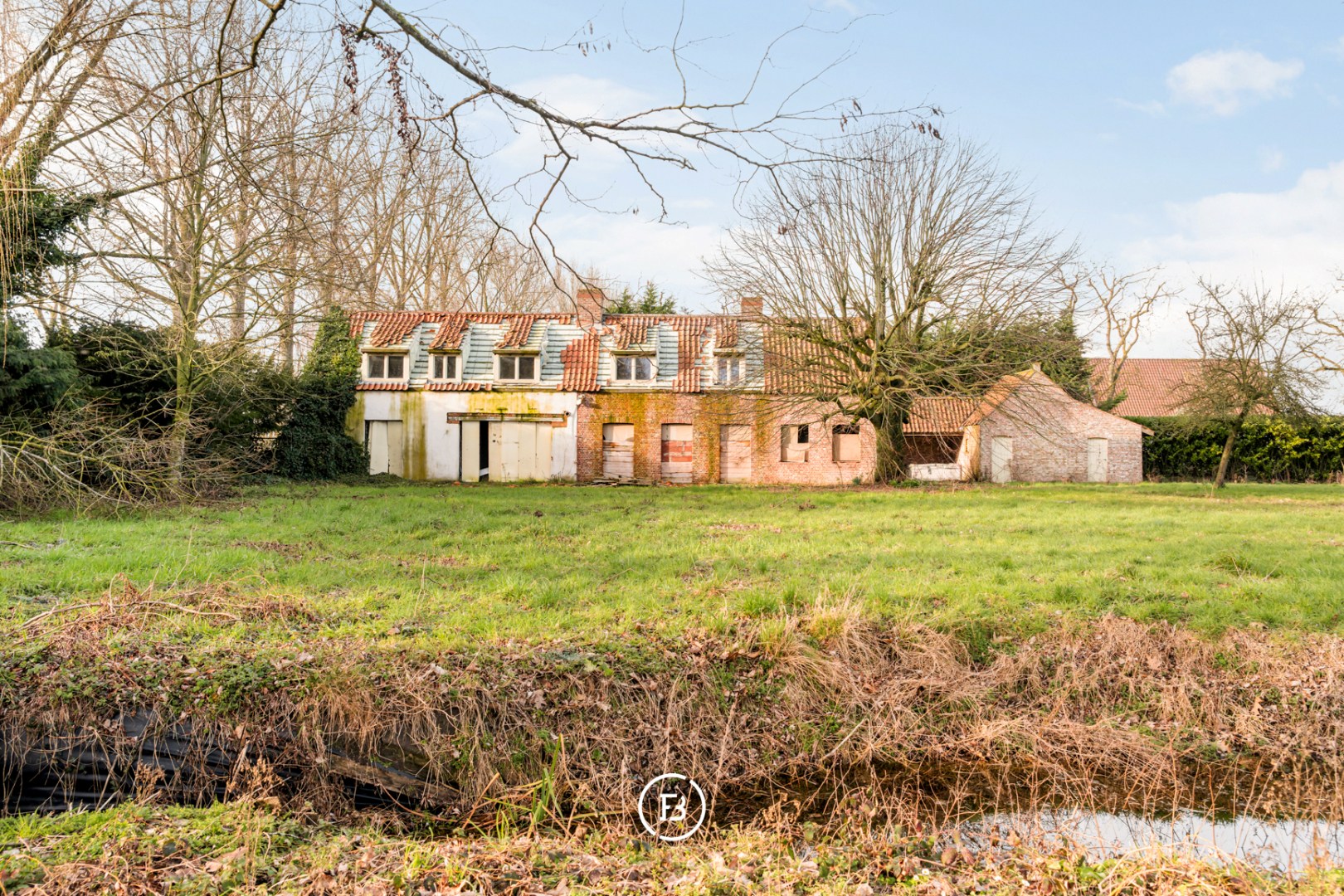 Country house and barn with approved building plans - photo 5